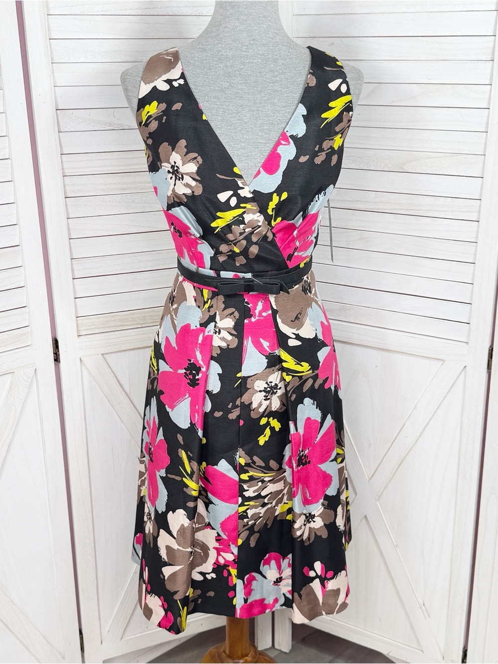 Tahari ASL Floral Abstract V Neck Fit Flare Sleeveless Dress Black Pink Size 10